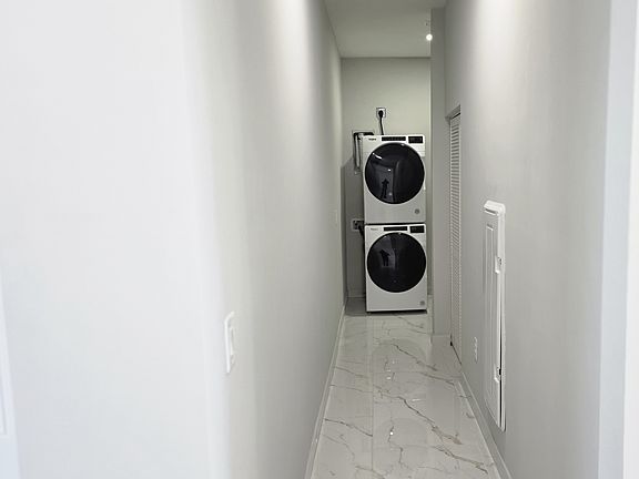 5th image of 1324 NE 18th Terrace Cpe
