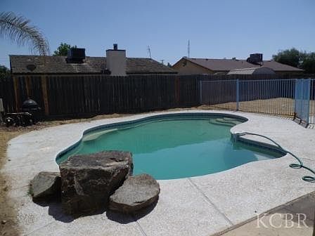 2nd image of 873 Moffat Dr