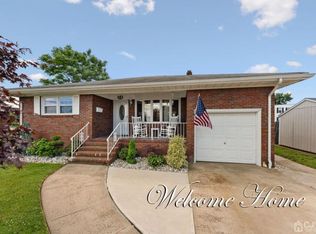 114 Capri Dr, Port Reading, NJ 07064