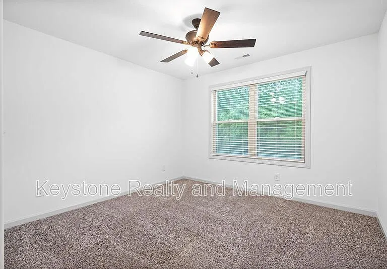 925 Center Rd #C — Photo 15
