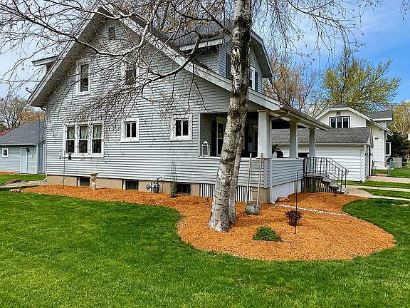 2nd image of 839 Richardson St