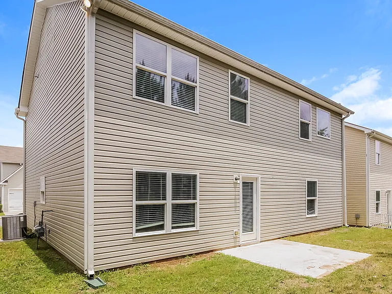 38 Crescent Ln — Photo 17