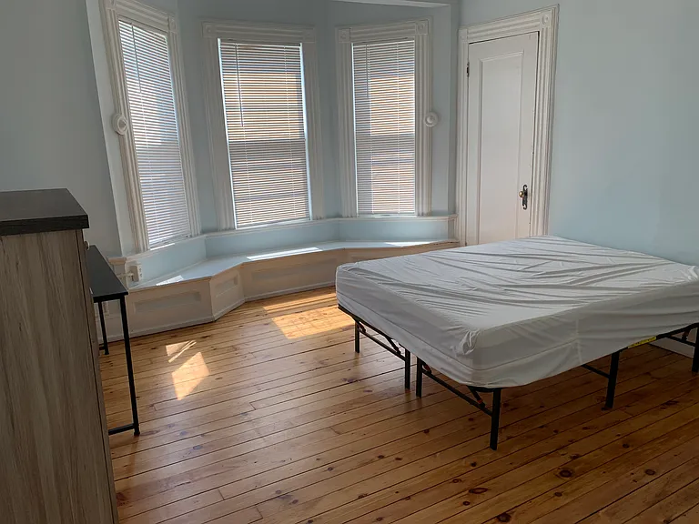 40 Riverside Dr #2R — Photo 5