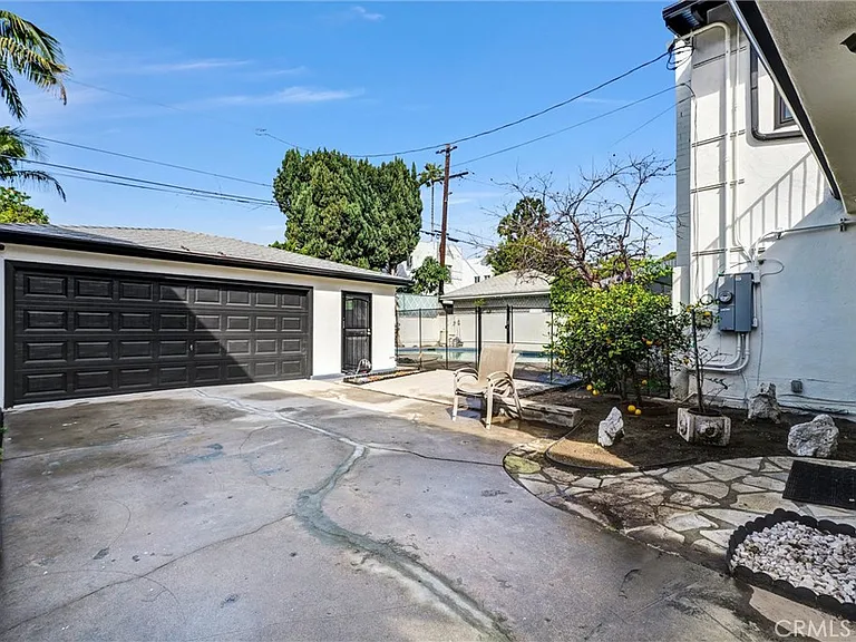 1801 Buckingham Rd — Photo 46