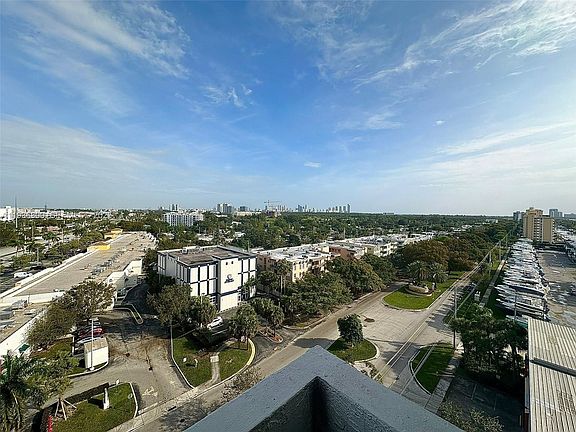 4th image of 13499 Biscayne Blvd APT 1013