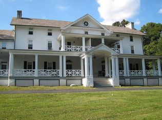 30 N Waterloo Rd #9R5K1PYQA, Devon, PA 19333