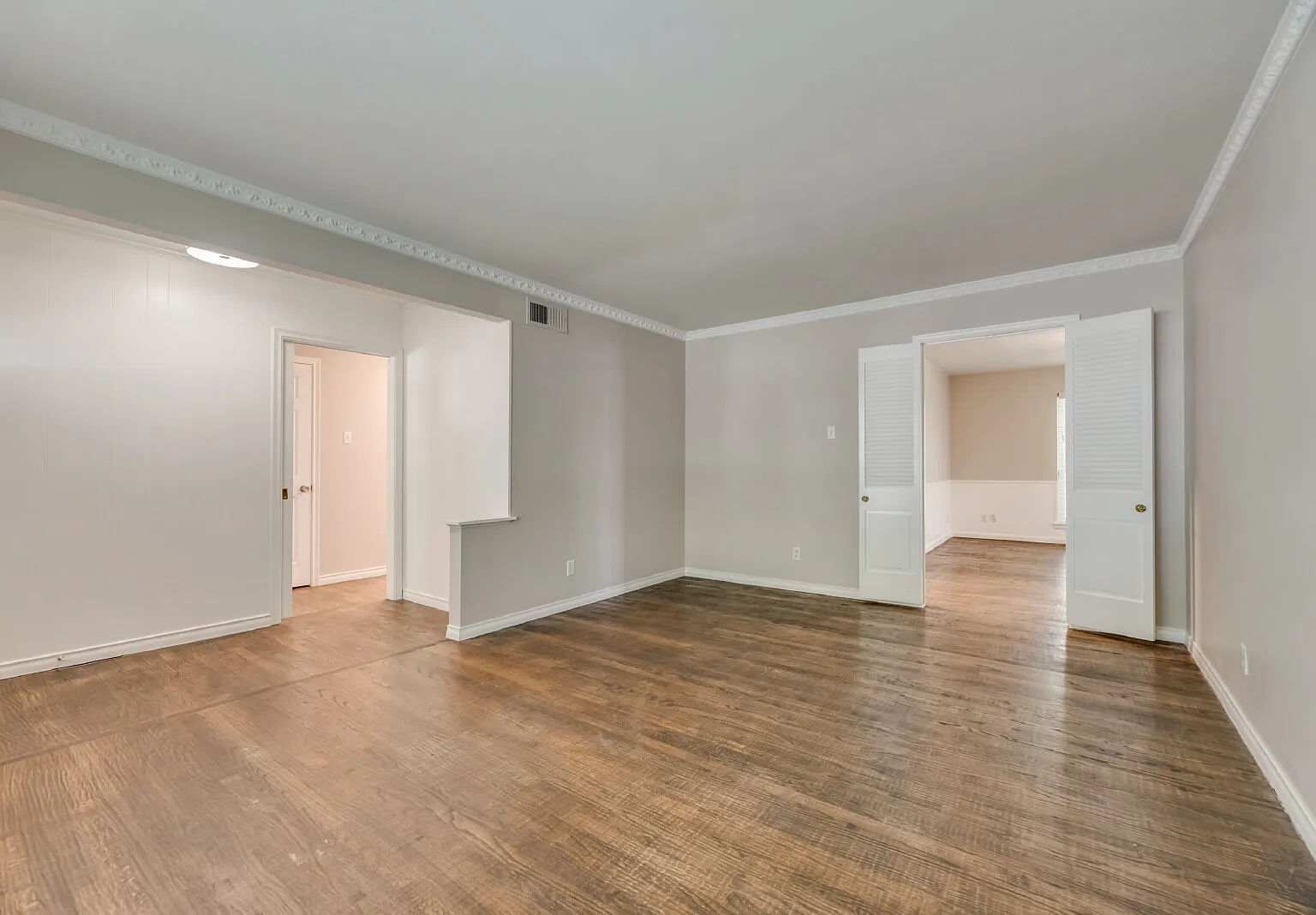 2 bed, 2.0 bath, 1322 sqft, $2,600 — Photo 4