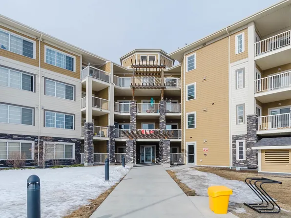 3670 139th Ave NW #402, Edmonton, AB T5Y 3N5