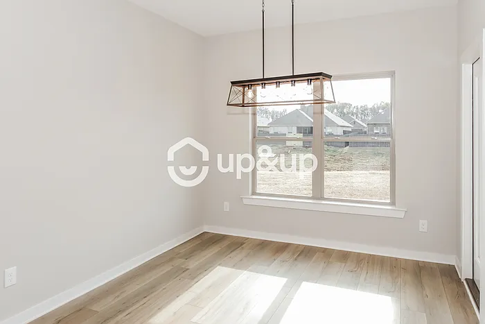 4 bed, 2.0 bath, 2258 sqft, $1,845 — Photo 3