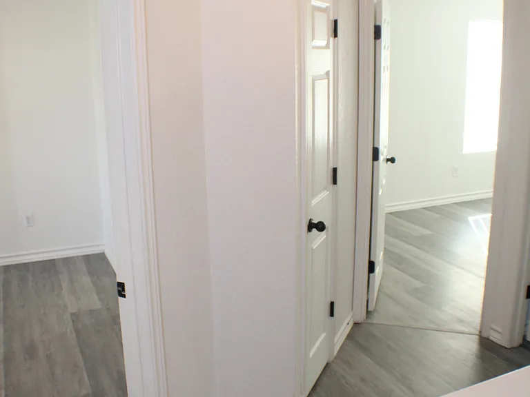 5022 Flipper Dr — Photo 7
