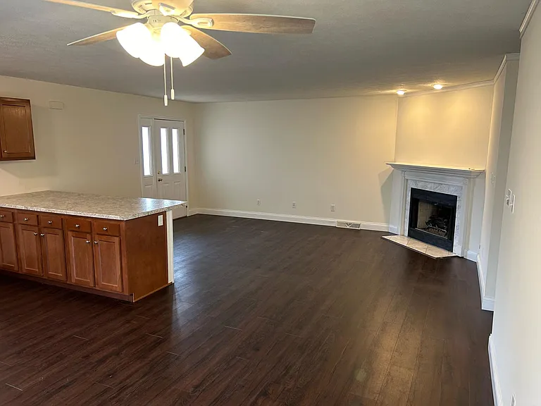633 Oakbrook Ave — Photo 4