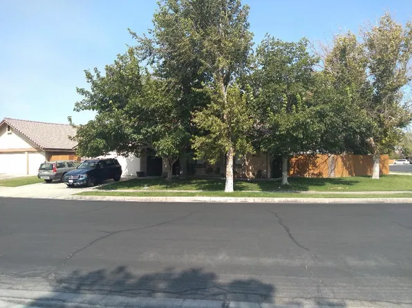 1200 Mountain View Dr, Ridgecrest, CA 93555