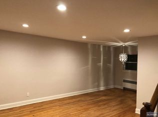 295 Tenafly Rd, Tenafly, NJ 07670