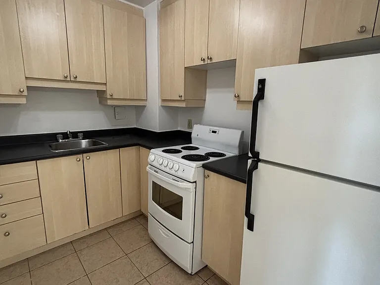345 Laurier Ave E #306 — Photo 3