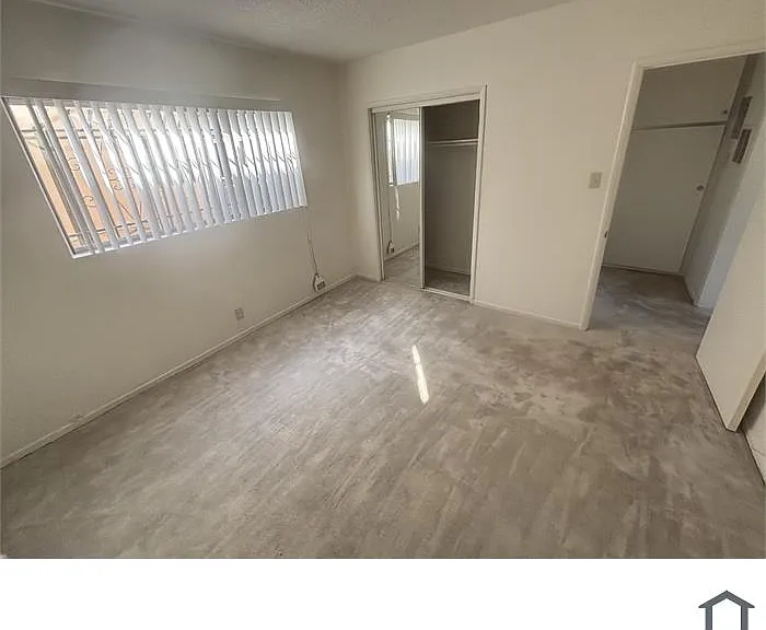 1435 W 105th St — Photo 3