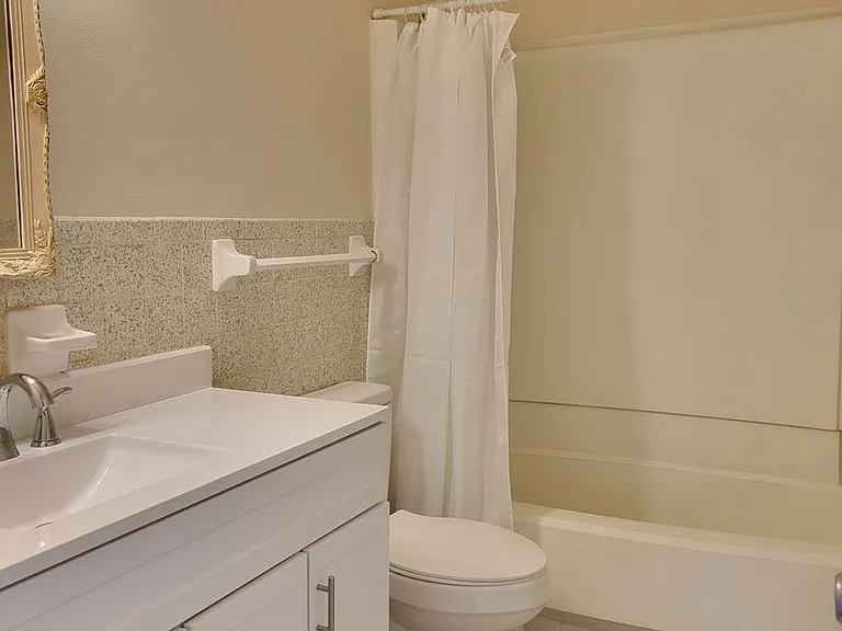 2101 Avenue G NW — Photo 7