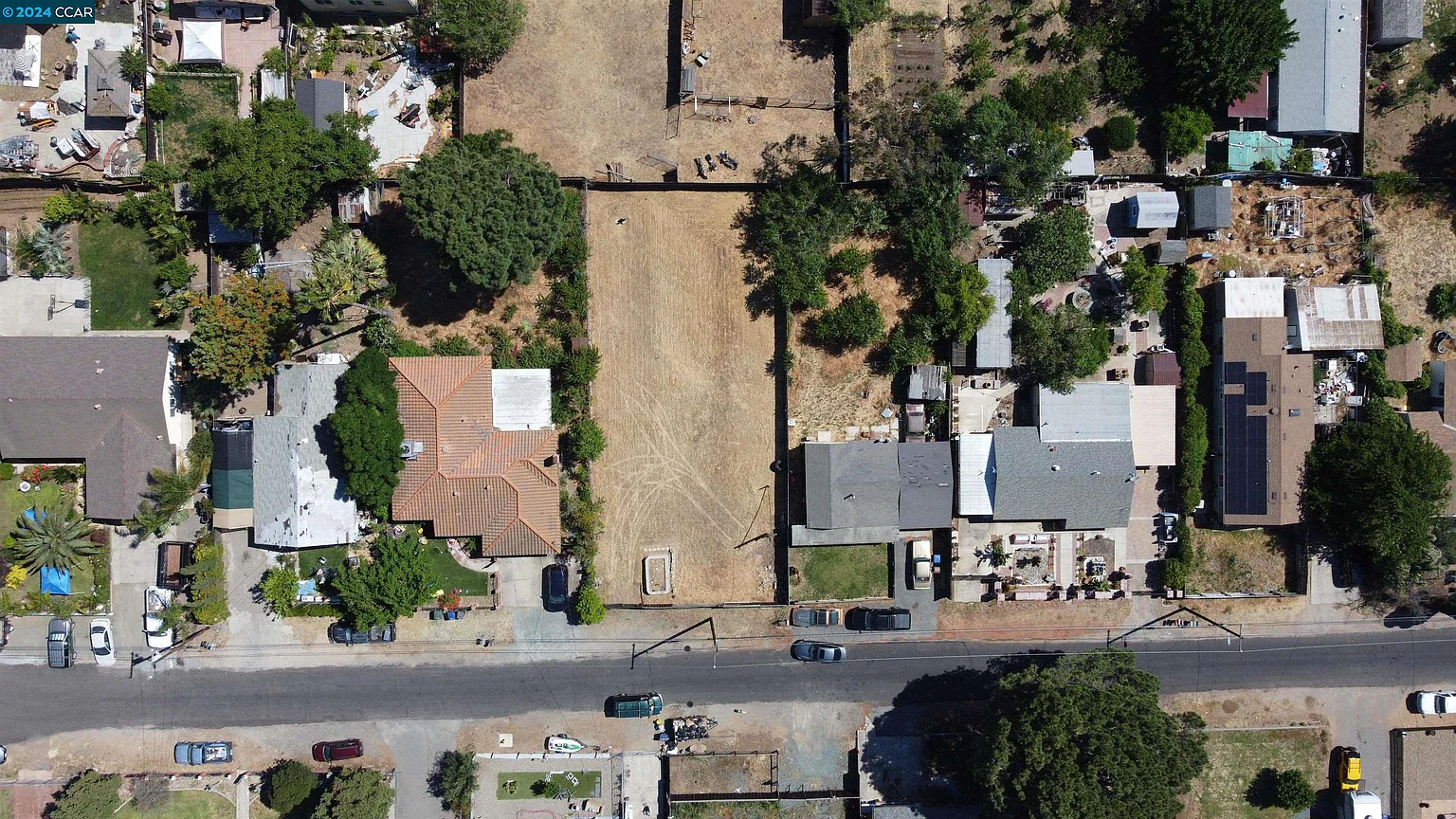 197 Raye Ave photo 1