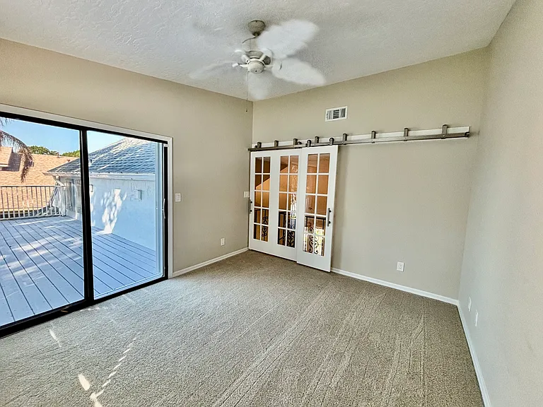 401 Crystal Lake Dr — Photo 9