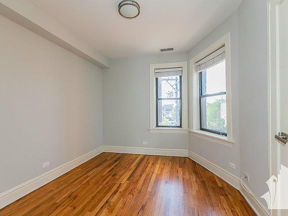 2nd image of 2233 W Wilson Ave #22313