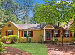 465 Country Club Dr, Southern Pines, NC 28387
