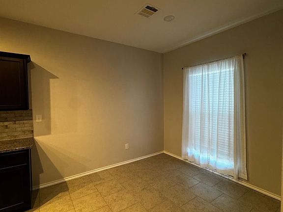 4th image of 4810 Eberly St