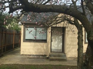 6221 NE Simpson St APT 4, Portland, OR 97218