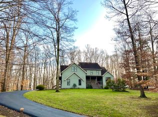 210 Red Oak Rd, Fayetteville, WV 25840