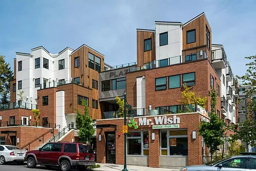 Plaza Apartments Photo 1