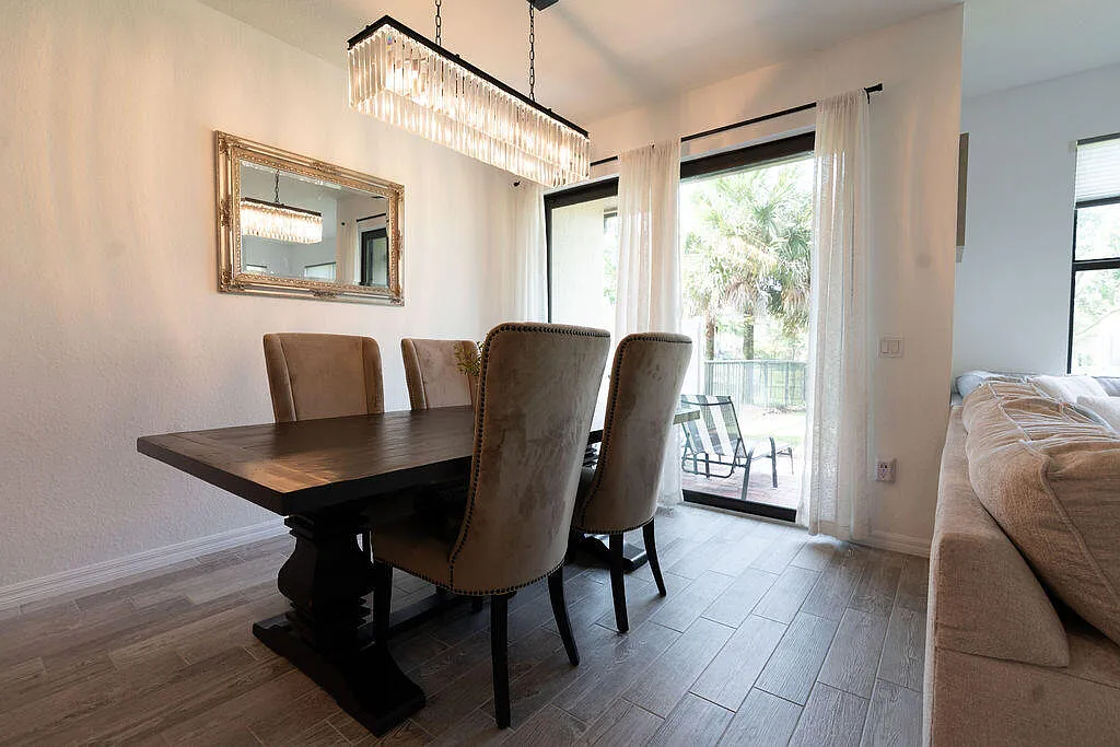3 bed, 2.5 bath, 1895 sqft, $3,600 — Photo 4
