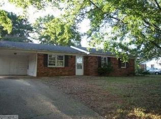 115 Sunnybrook Ct, Tobaccoville, NC 27050