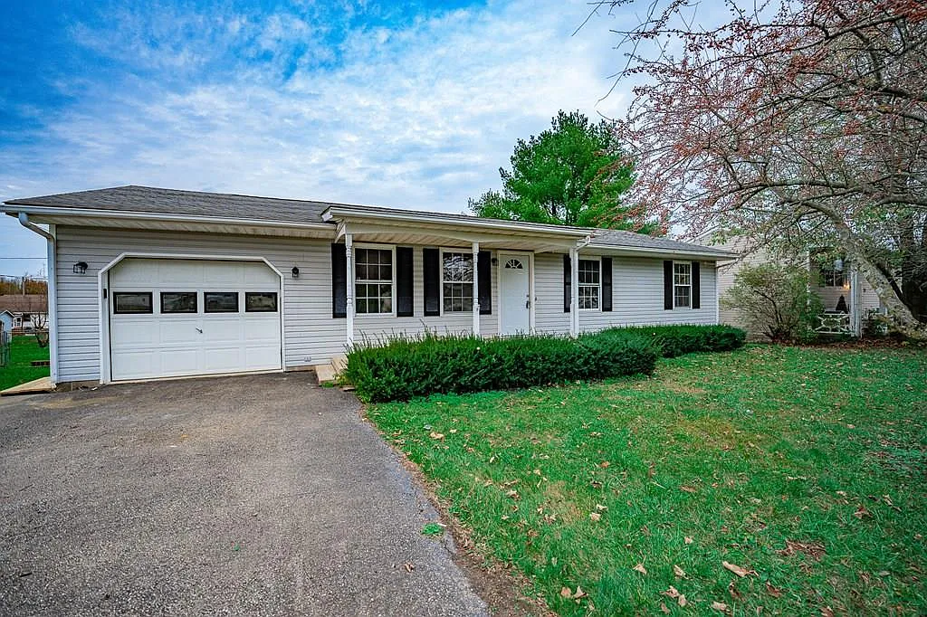 69 Stacy Dr photo 1