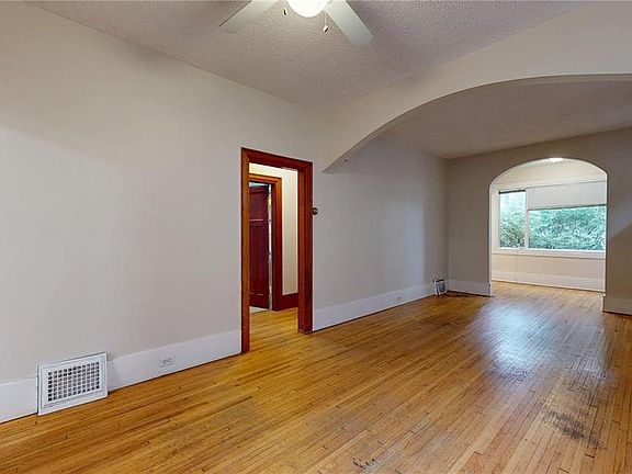 4th image of 2212 MONTREAL STREET