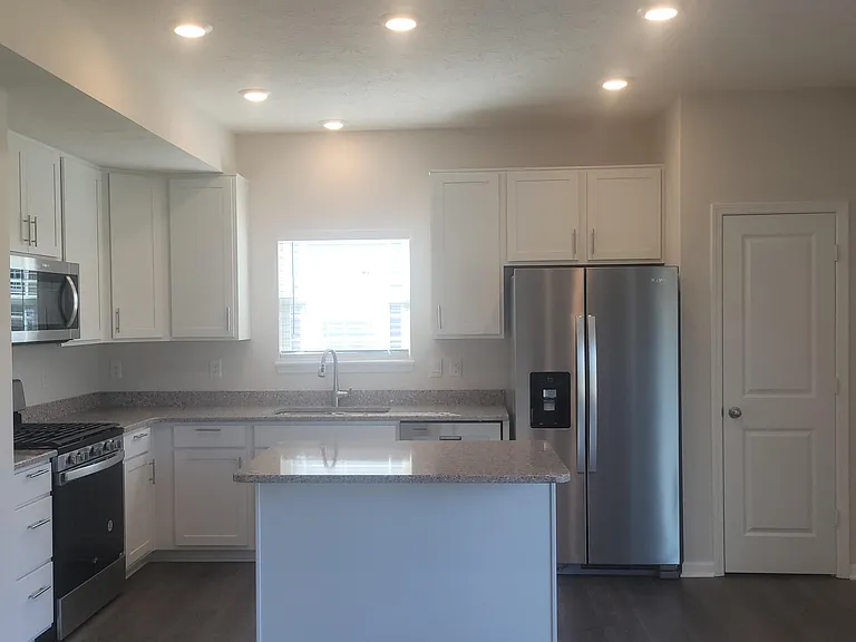 6724 Cardiff Dr — Photo 25