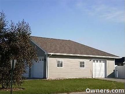 Side of house/3rd stall