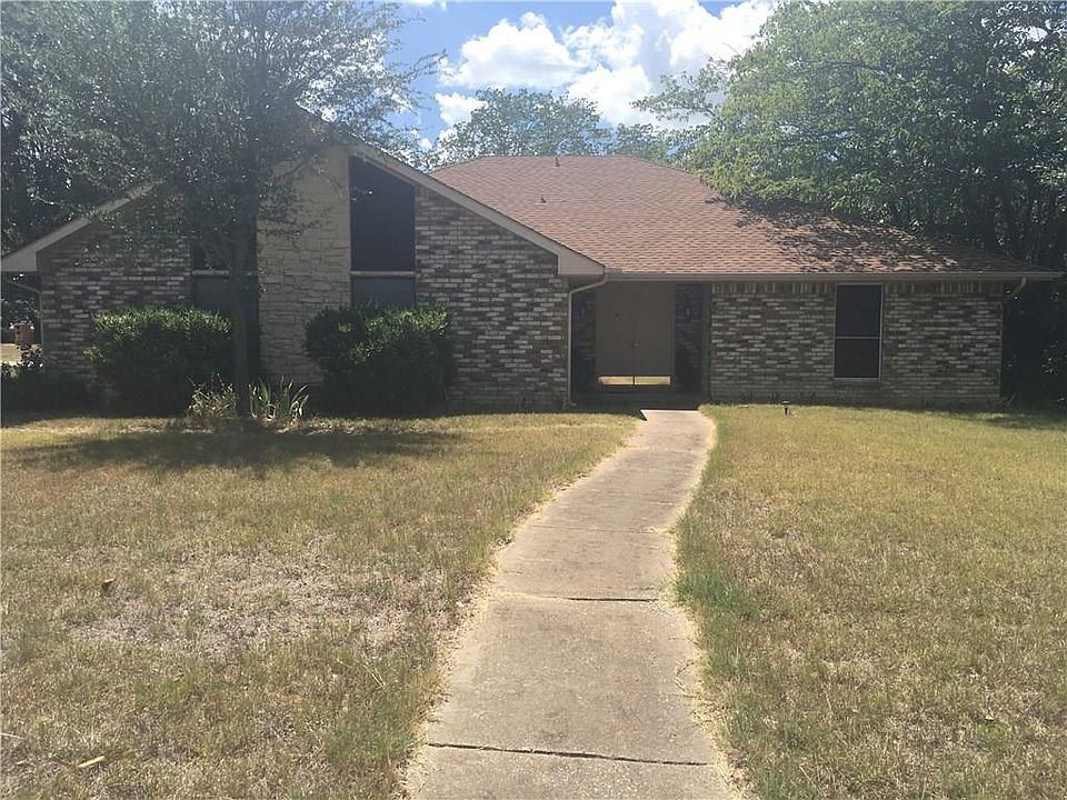 1st image of 309 Creekwood Dr