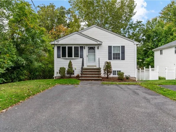 79 Governor St, Cumberland, RI 02864