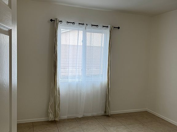 5th image of 8858 Hoffman St