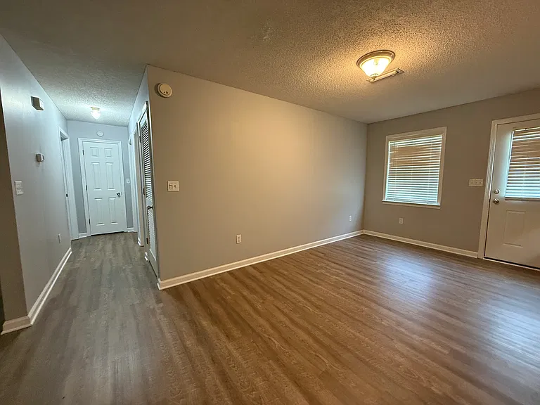 2295 Jordon Ave — Photo 2