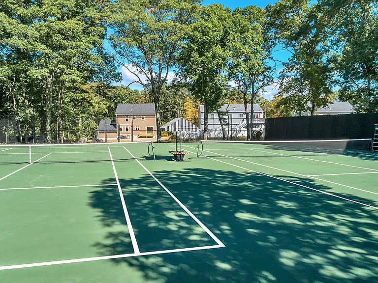 Royal Crest Estates — Photo 21