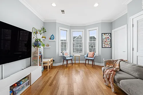 165 Thorne St #2-L Photo 1