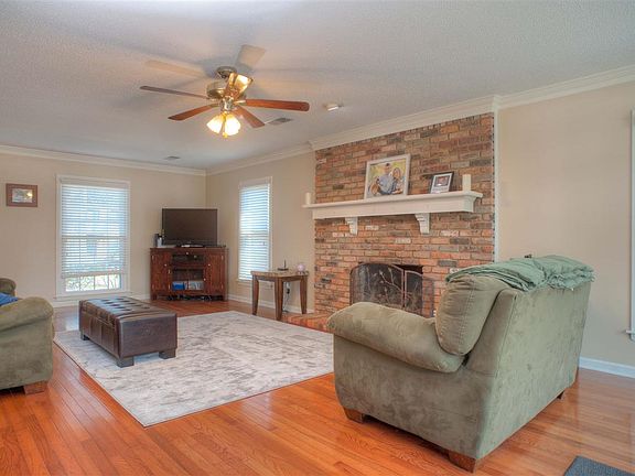 3rd image of 8233 San Augustine Ln