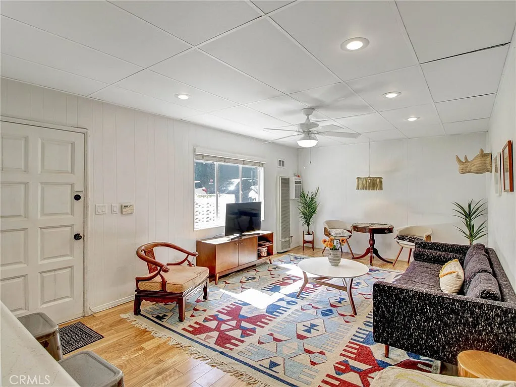 1 bed, 600 sqft, $2,500 — Photo 3