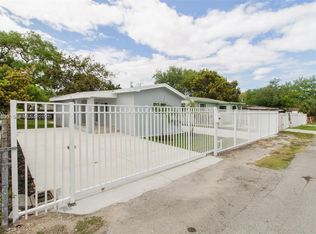 Queens Park, Miami, FL 33167