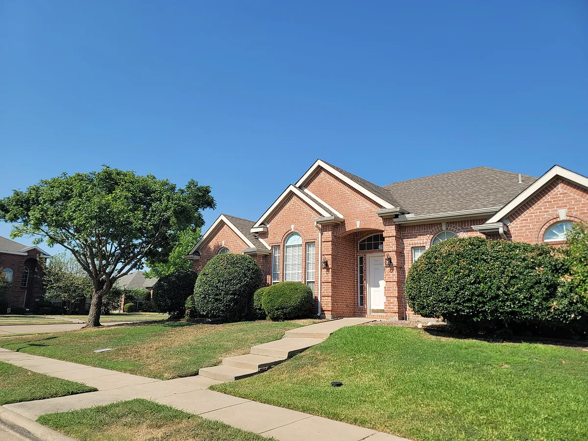 Building Photo - 3736 Pinetree Dr