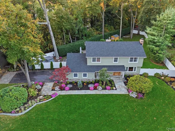 31 Sherry Drive, Setauket, NY 11733