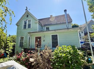 20 Bridge St, Russell, MA 01071