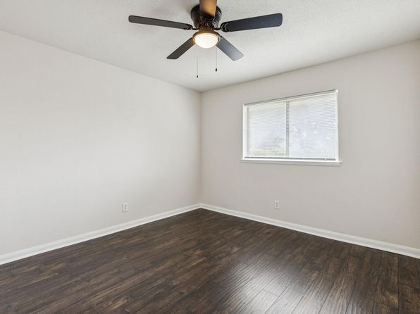 918 Sleepy Hollow Dr