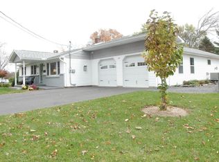 579 Circle Dr, East Stroudsburg, PA 18301