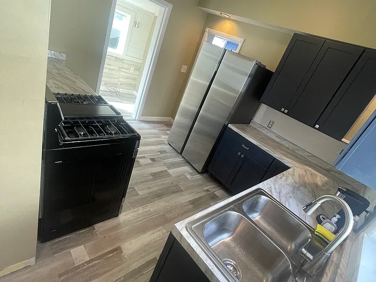 1609 McGraft St — Photo 36