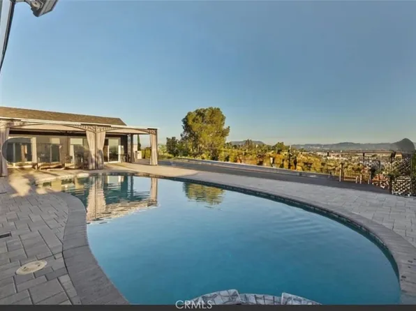 10126 Sully Dr, Sun Valley, CA 91352